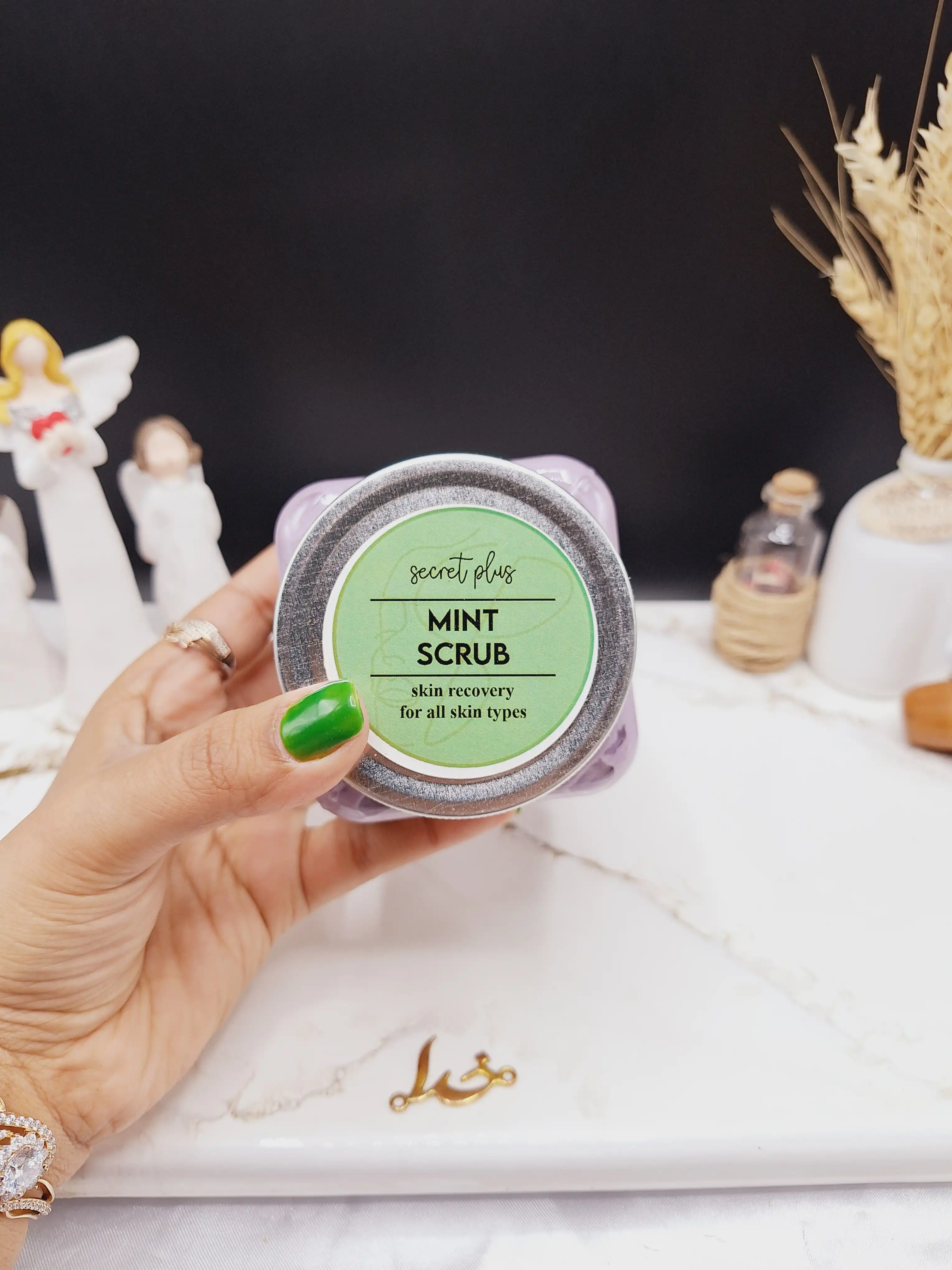 اسکراب لایه بردار تیرگی رایحه نعنا MINT برند secret plus حجم 500ml