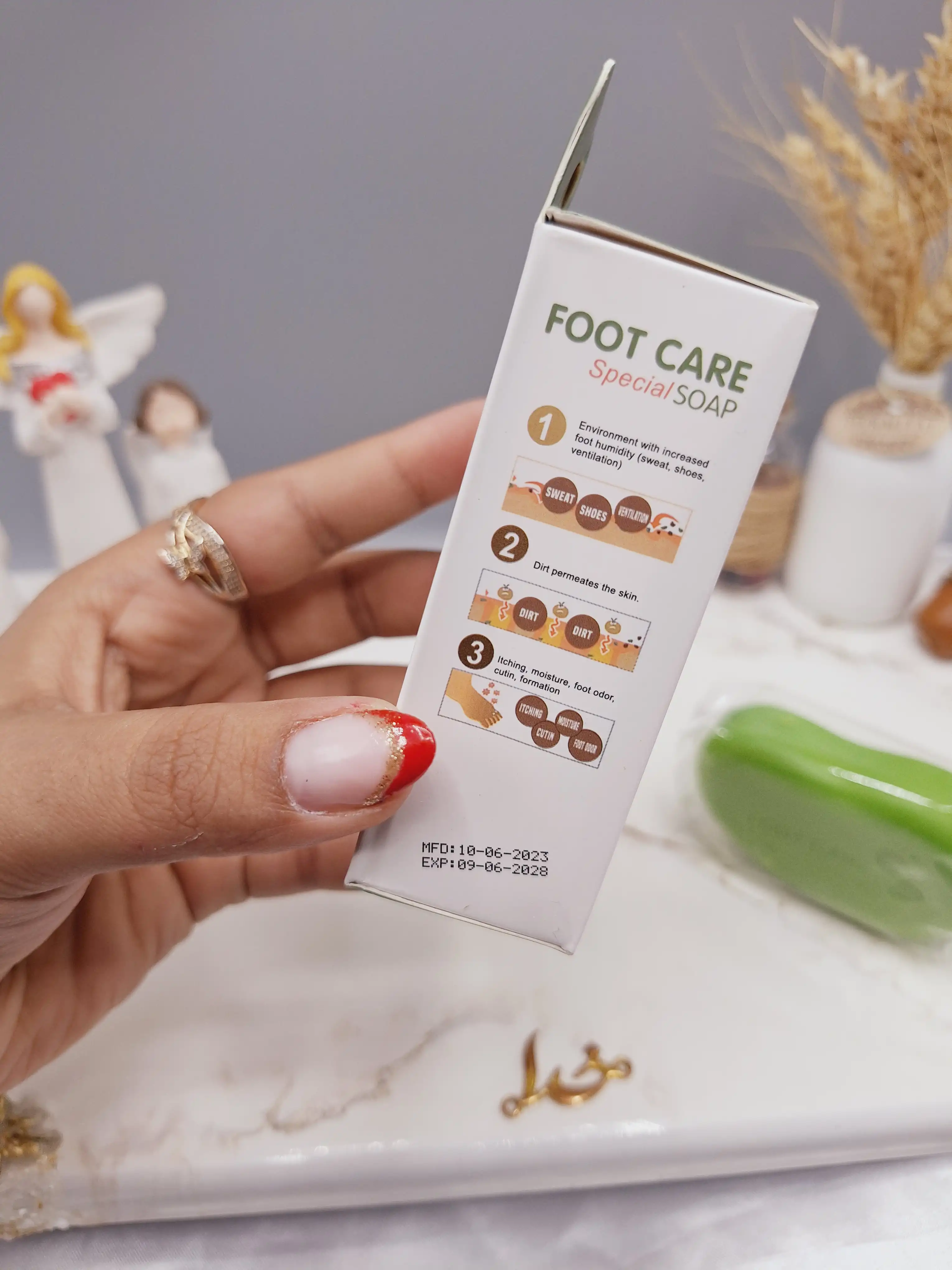 صابون لایه بردار و رفع بوی بد پا FOOT CARE کد 1053