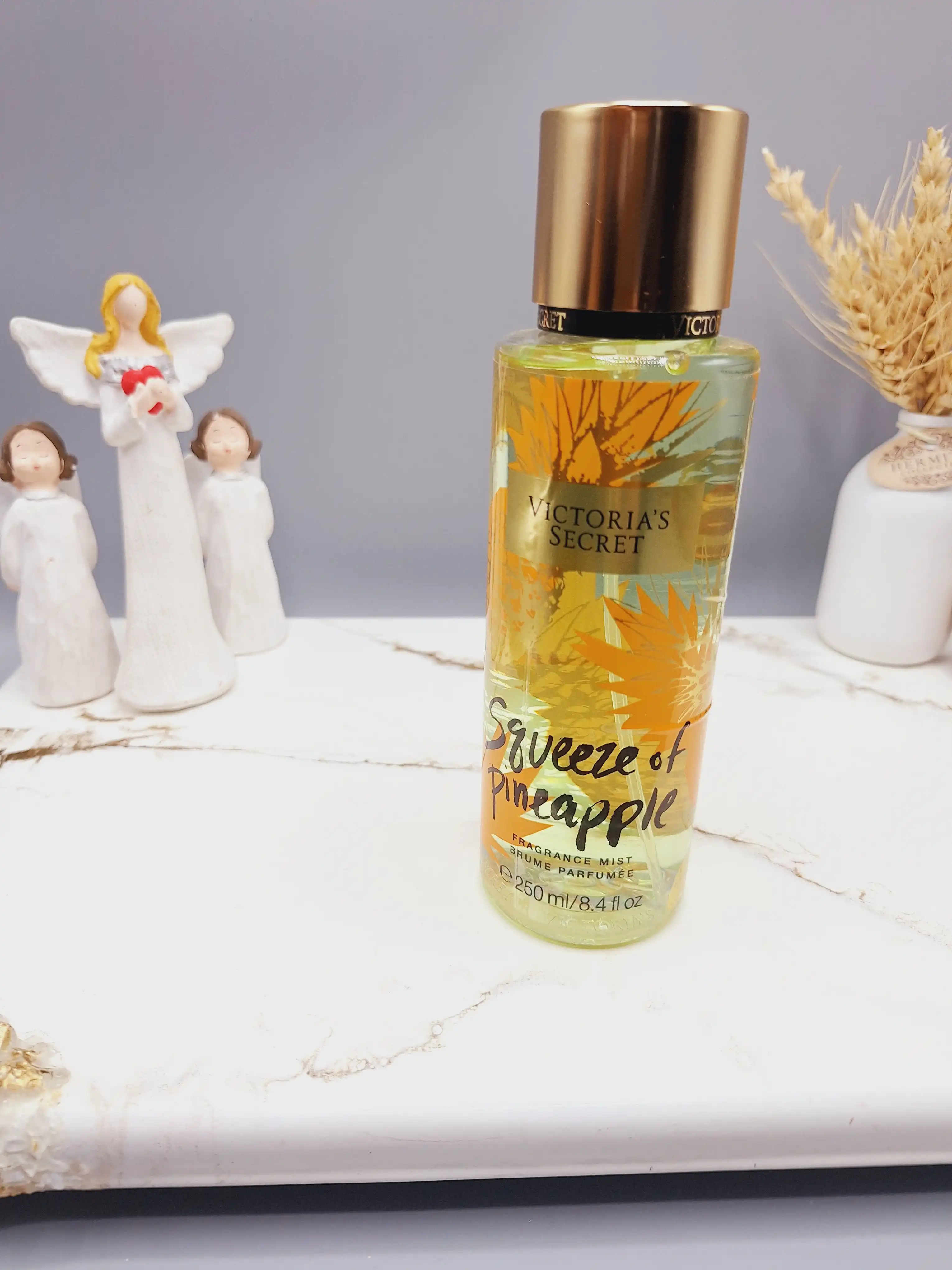 بادی اسپلش 250 ml شاین دار ویکتوریا سکرت مدل Squeeze of pineapple اورجینال