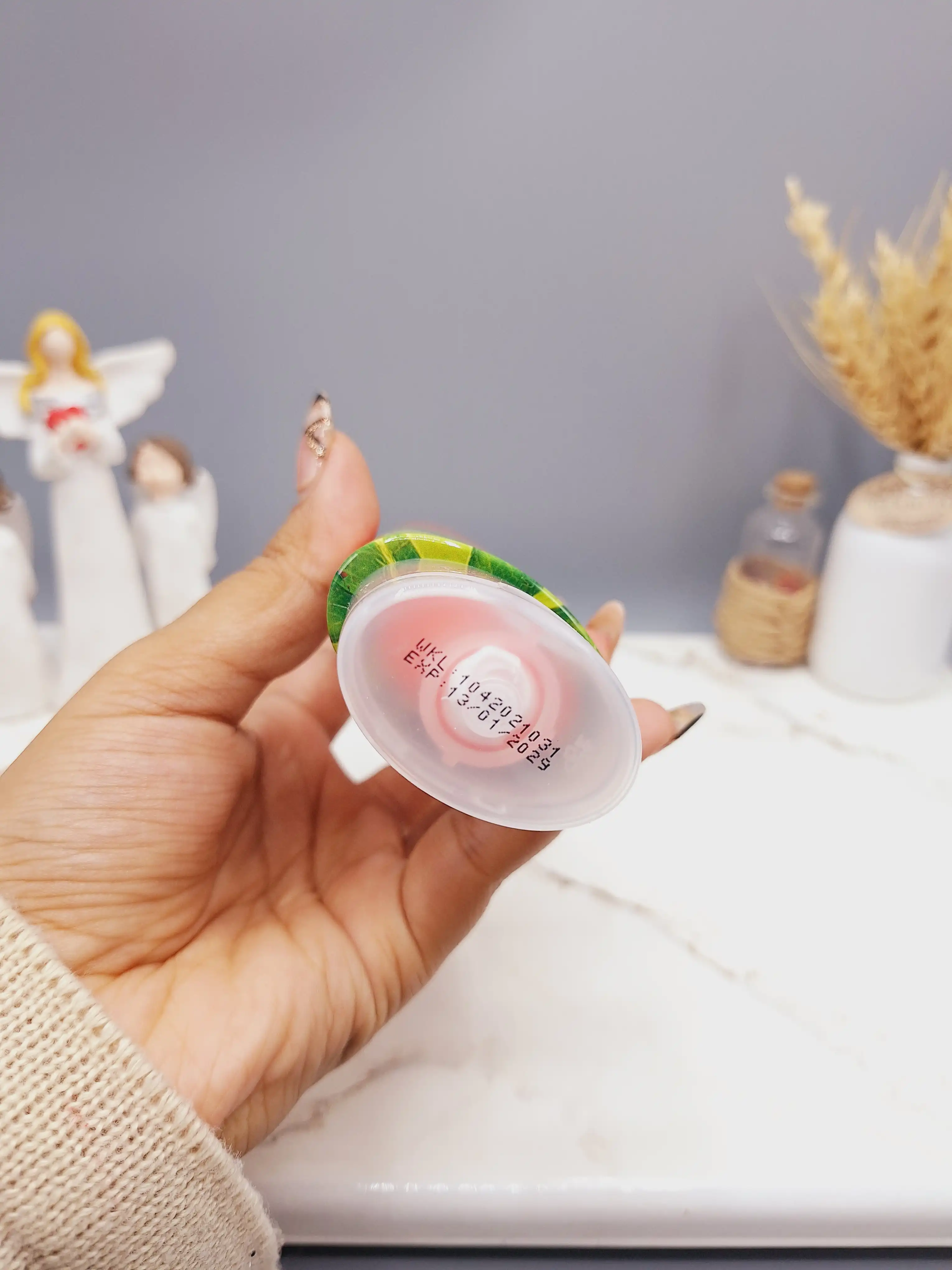کرم آبرسان قوی دست و صورت رایحه توت فرنگی وکالی 100 میل کد FM039