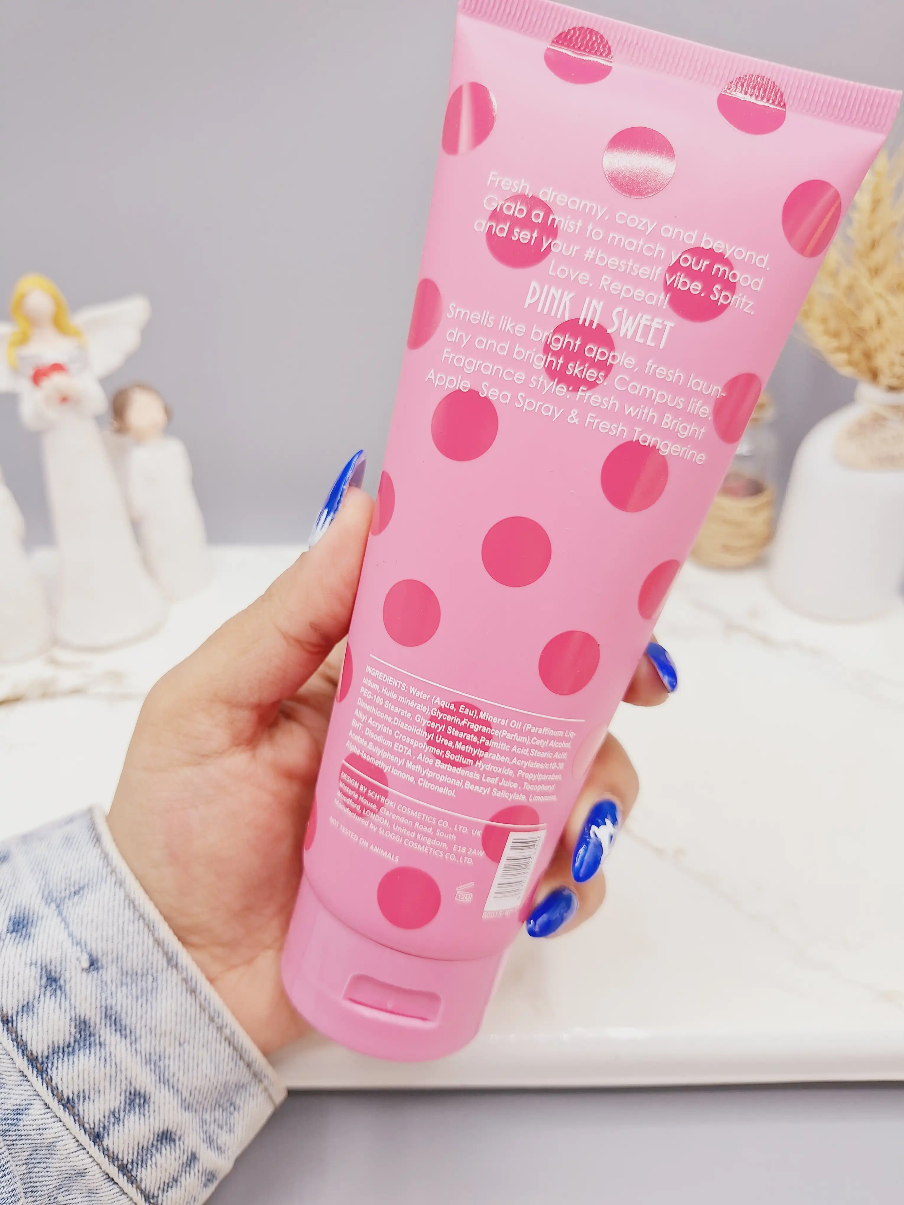 لوسیون عطری خال خالی فوق العاده خوشبو و آبرسان برند PINK IN SWEET حجم 236 گرم مدل Clear &amp; Nature کد 6344