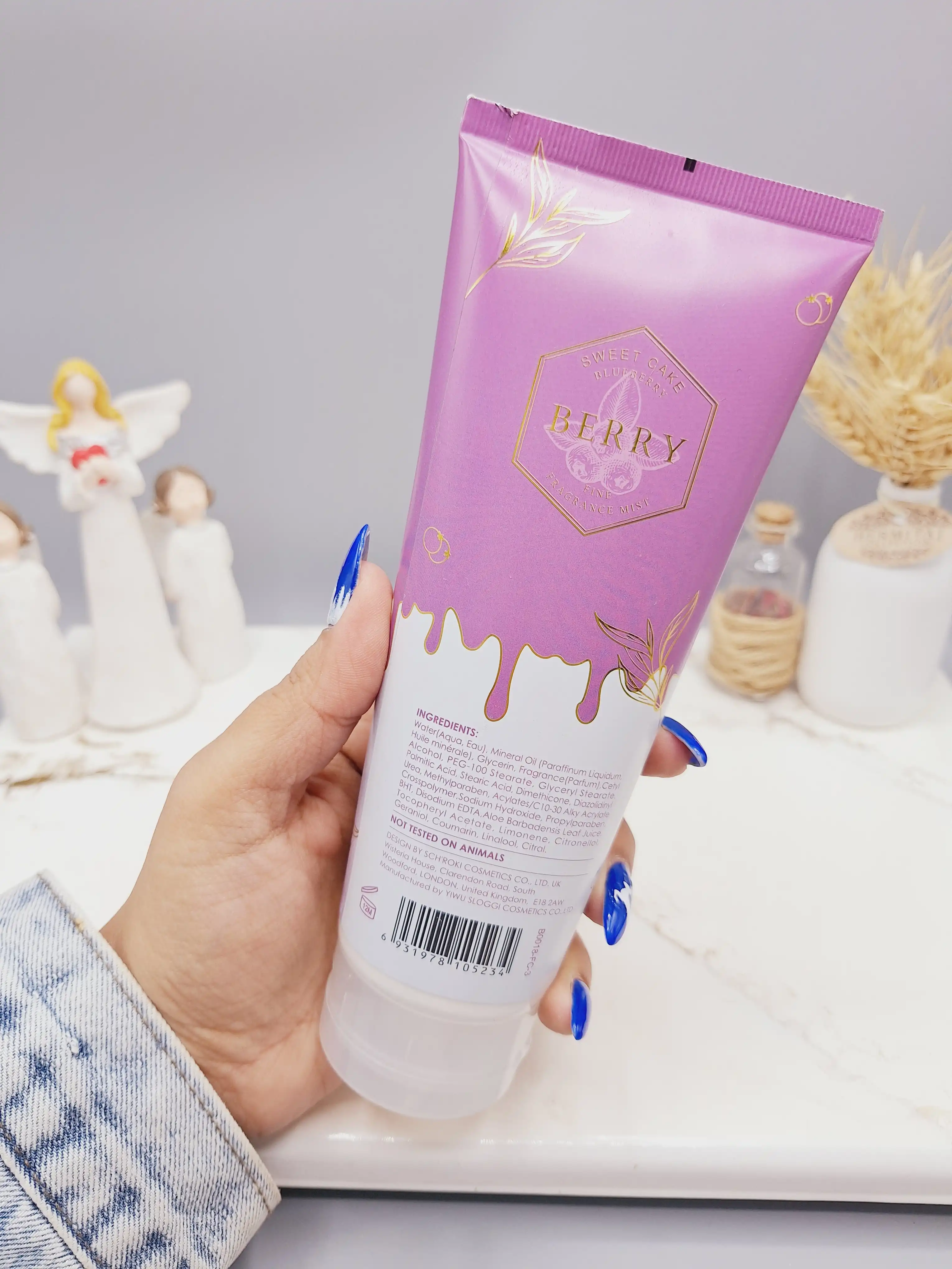 لوسیون عطری فوق العاده خوشبو و آبرسان برند PINK IN SWEET حجم 236 گرم مدل SWEET CAKE BLUEBERRY کد 5234