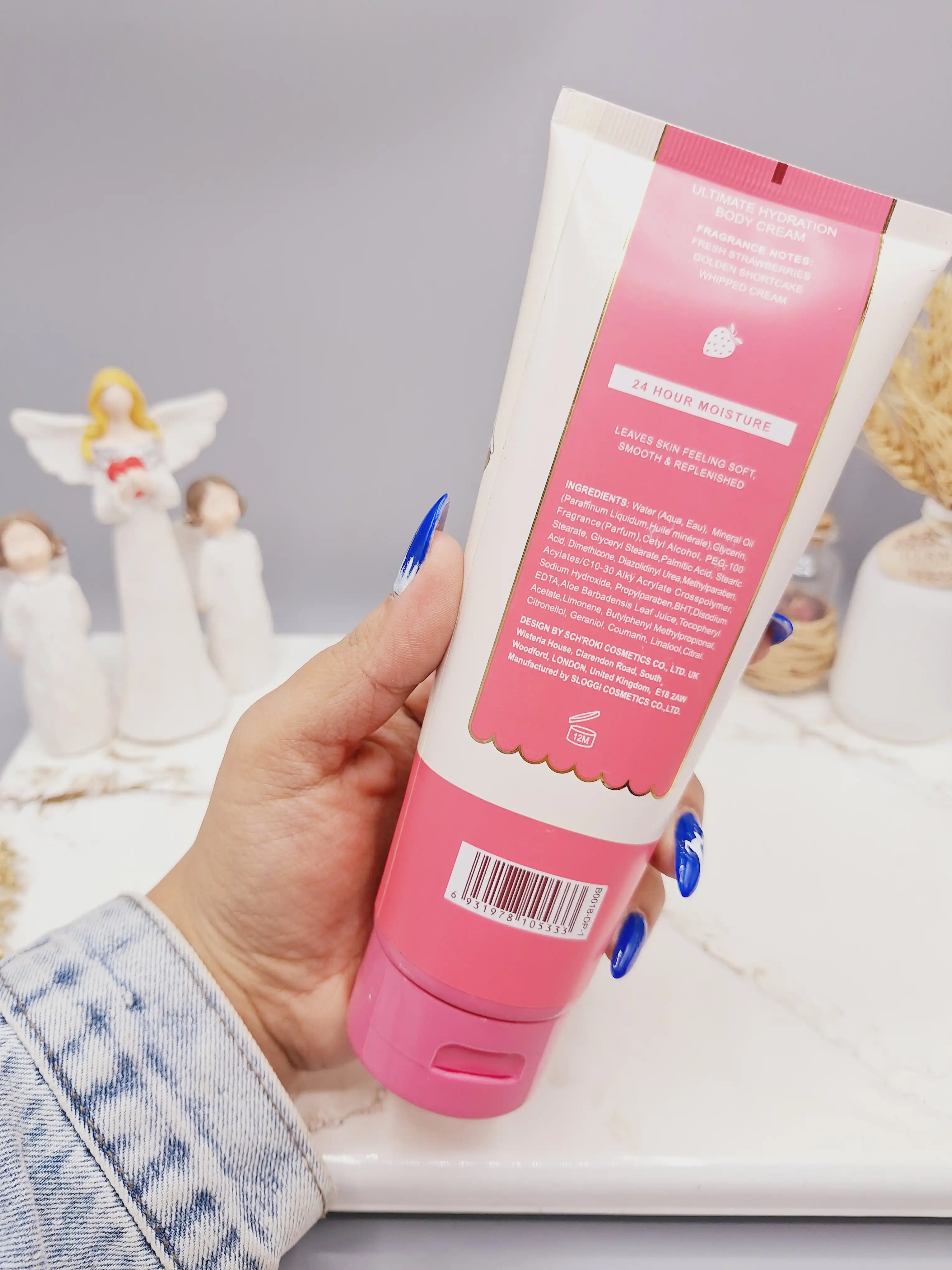 لوسیون عطری فوق العاده خوشبو و آبرسان برند PINK IN SWEET حجم 236 گرم مدل STRAWBERRY POUND CAKE کد 5333
