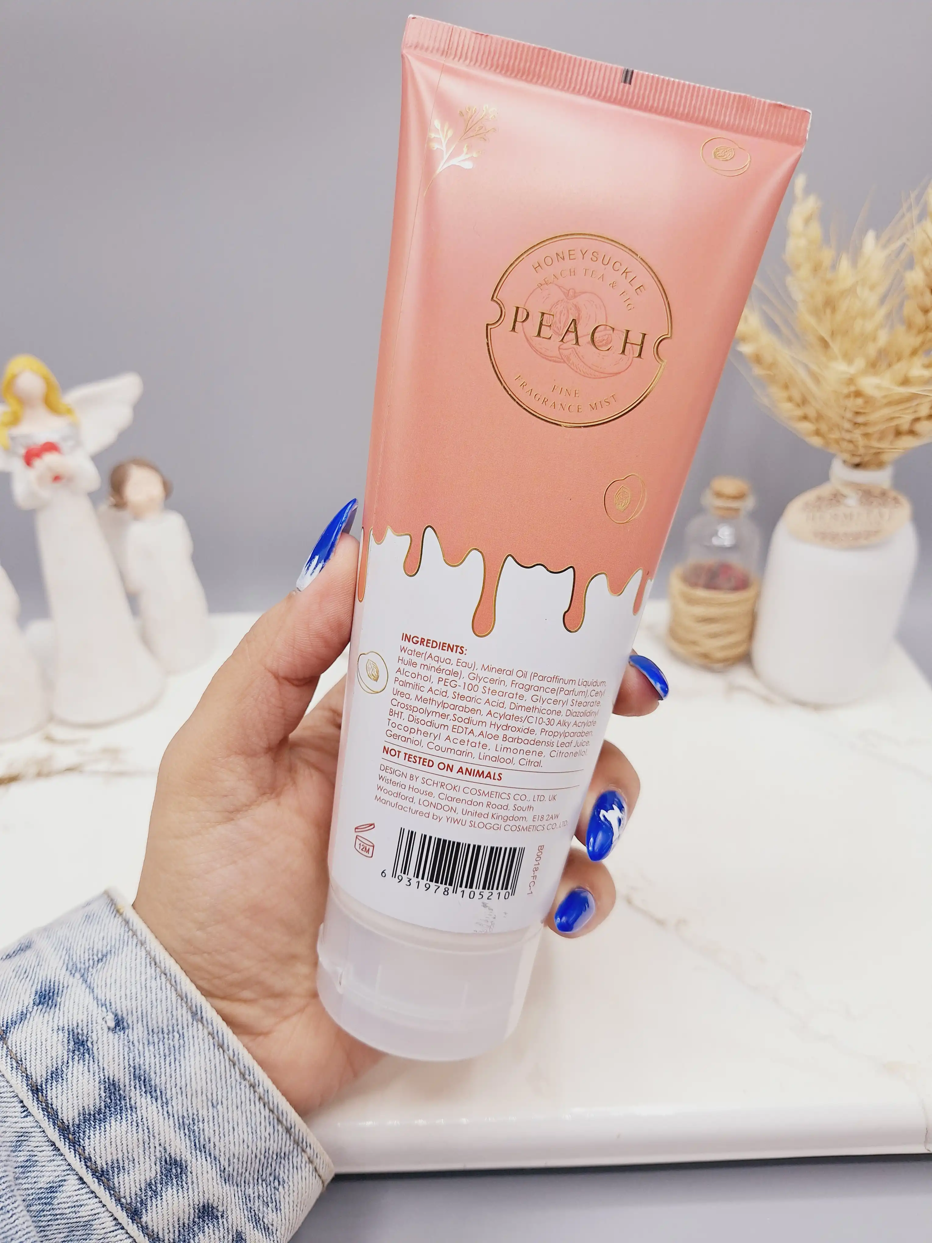 لوسیون عطری فوق العاده خوشبو و آبرسان برند PINK IN SWEET حجم 236 گرم مدل HONEYSUCKLE PEACH TEA &amp; FIG کد 5210