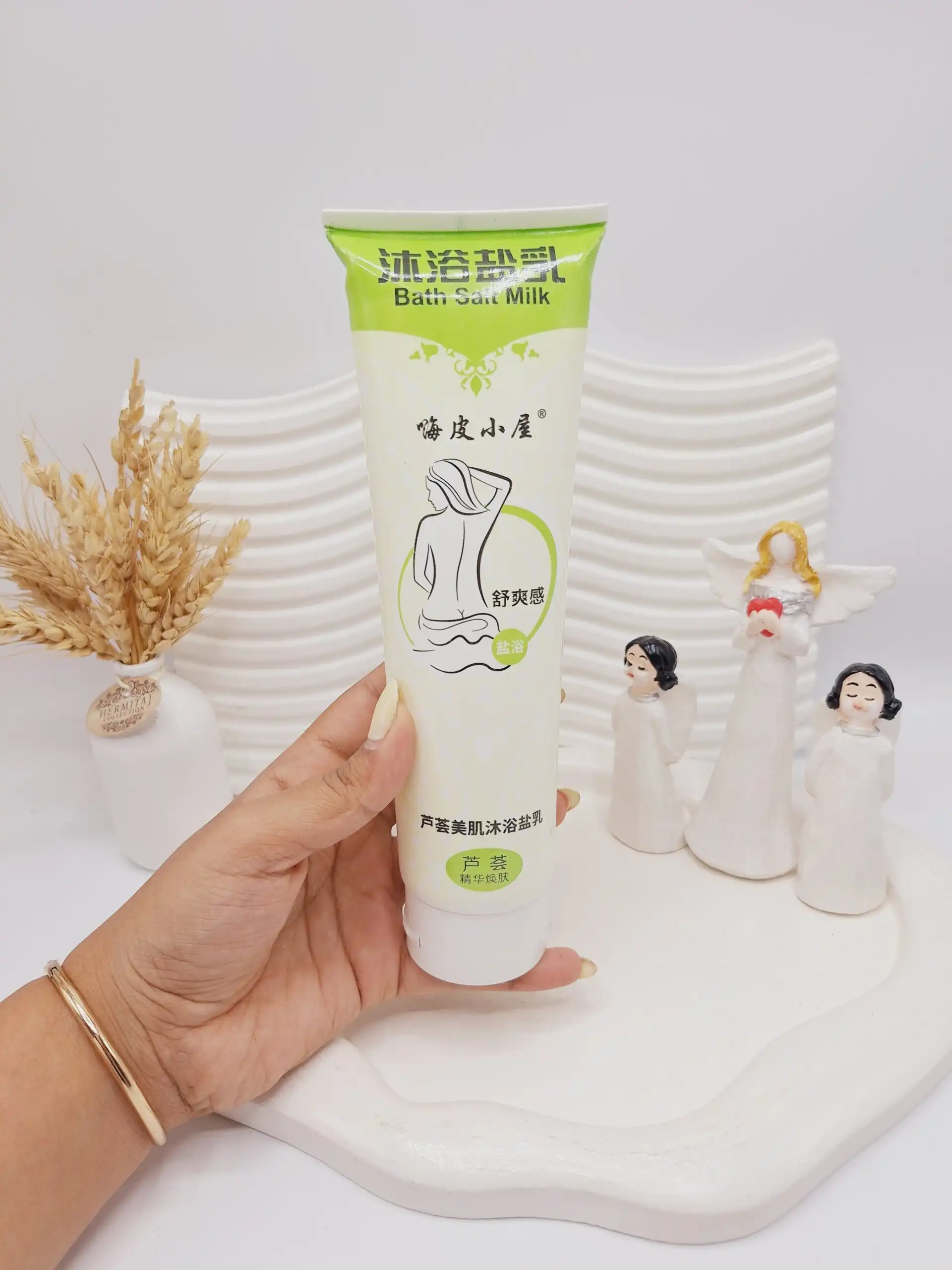نمک بدن شیر رایحه آلوئه ورا حجم 450 گرم کد 2389
