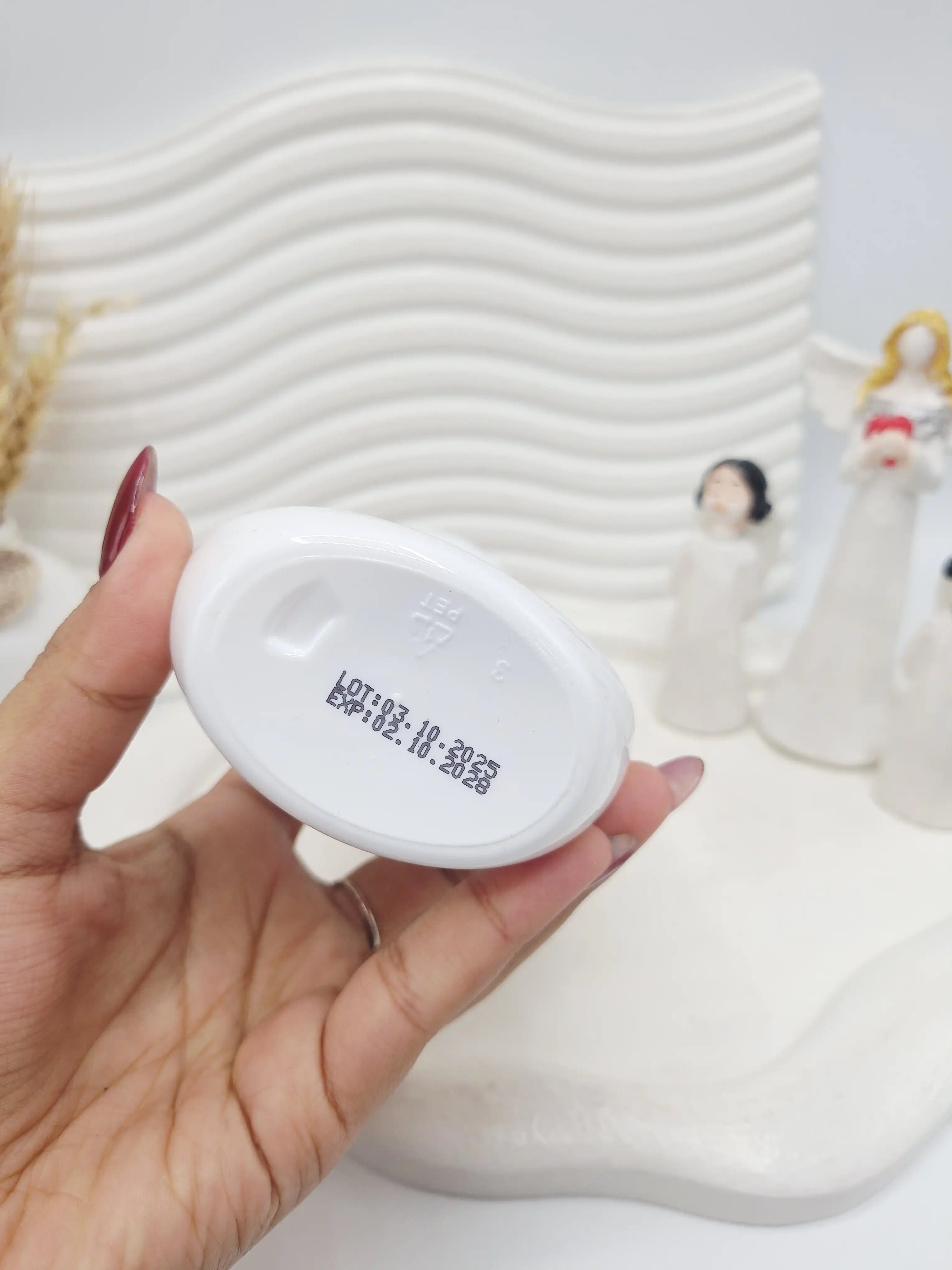 نمک حمام لایه بردار بیوآکوا با رایحه  کیک ماکارون هلو حجم 430 گرم کد 7546